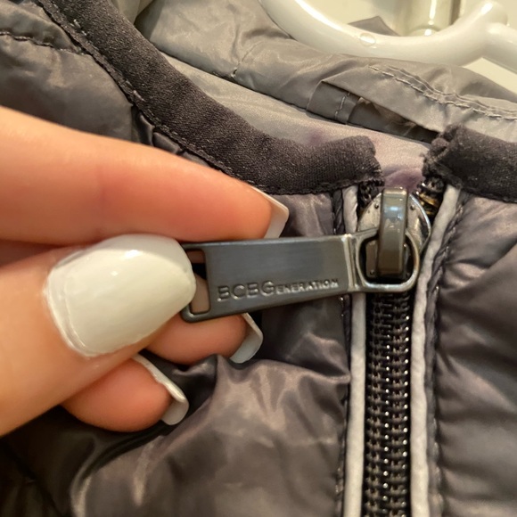 bcbg grey puffer jacket - Picture 2 of 4